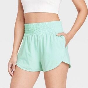 Women’s Flex Woven High-Rise Shorts 3” - Medium